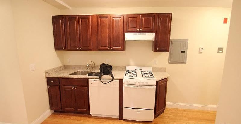 2nd image of 84 Fenway #2