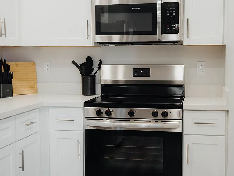 Beautifully Designed 3-bedroom 2-bathroom Home — Photo 15