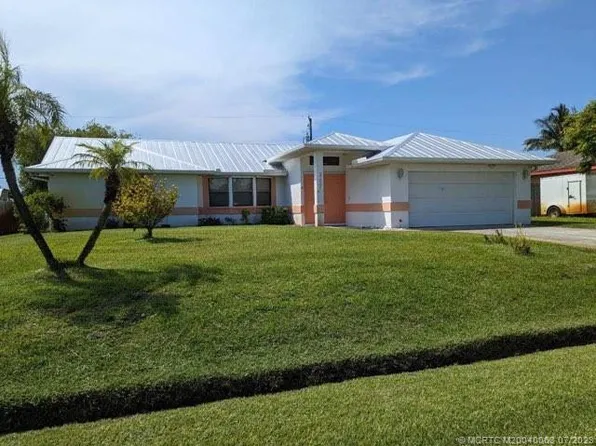 317 SE Strait Ave, Port Saint Lucie, FL 34983