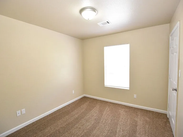 102-110 Shady Way — Photo 6