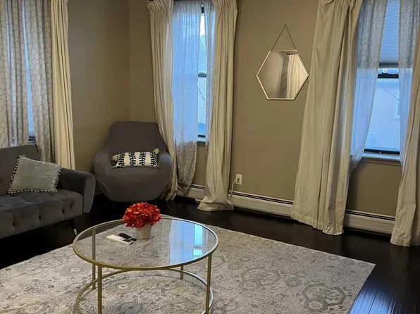 553 Undercliff Ave APT 3, Edgewater, NJ 07020