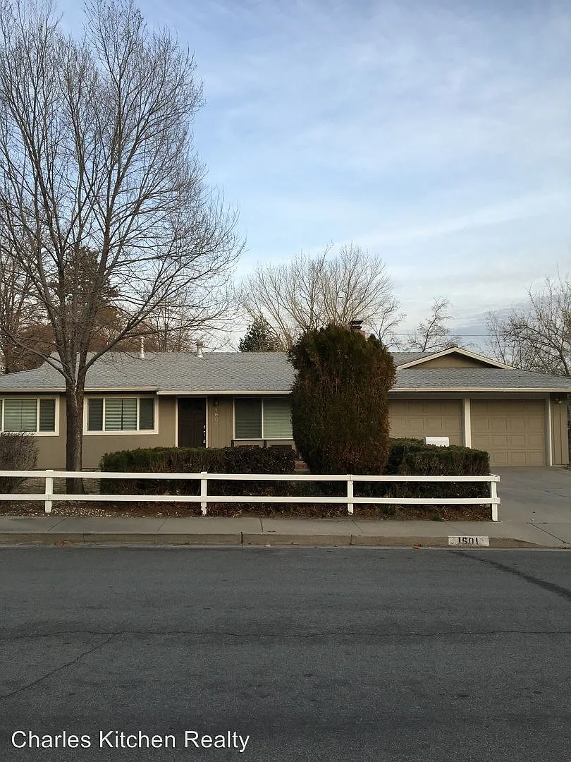 1601 Molly Dr photo 1