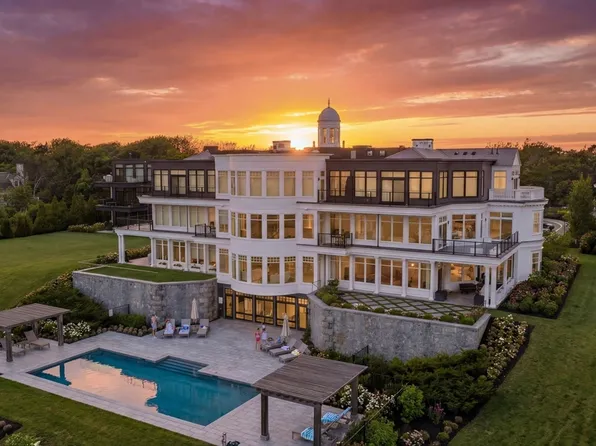 35 Littles Point Rd #S201, Swampscott, MA 01907