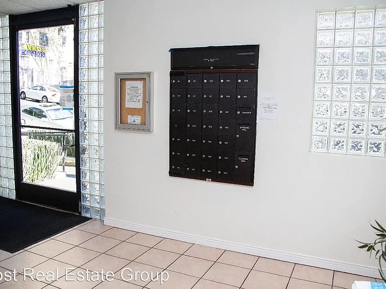 511 S Carondelet St — Photo 4