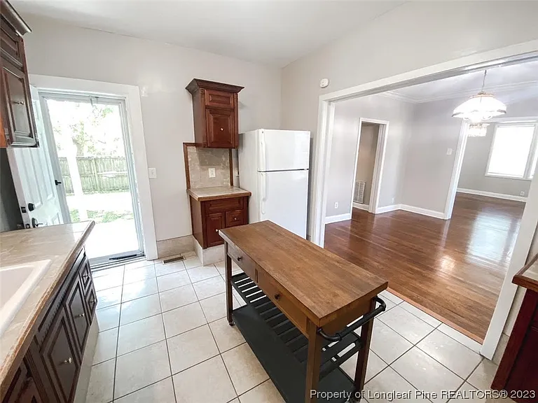 302 E 13th St — Photo 19