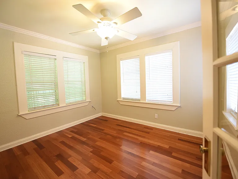 9015 San Leandro Dr — Photo 6