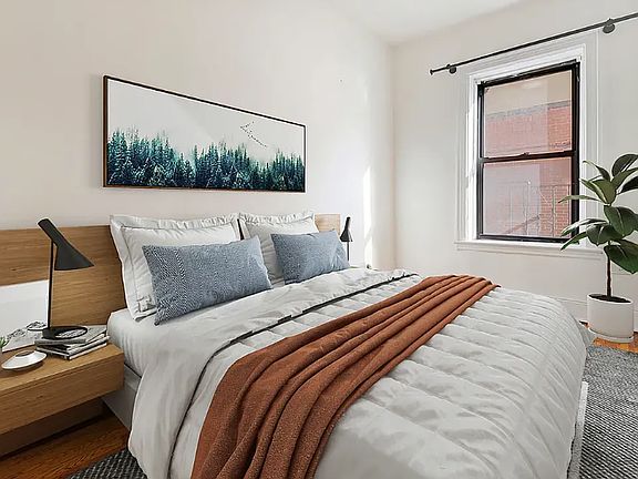 3rd image of 301 E 53rd St #3B
