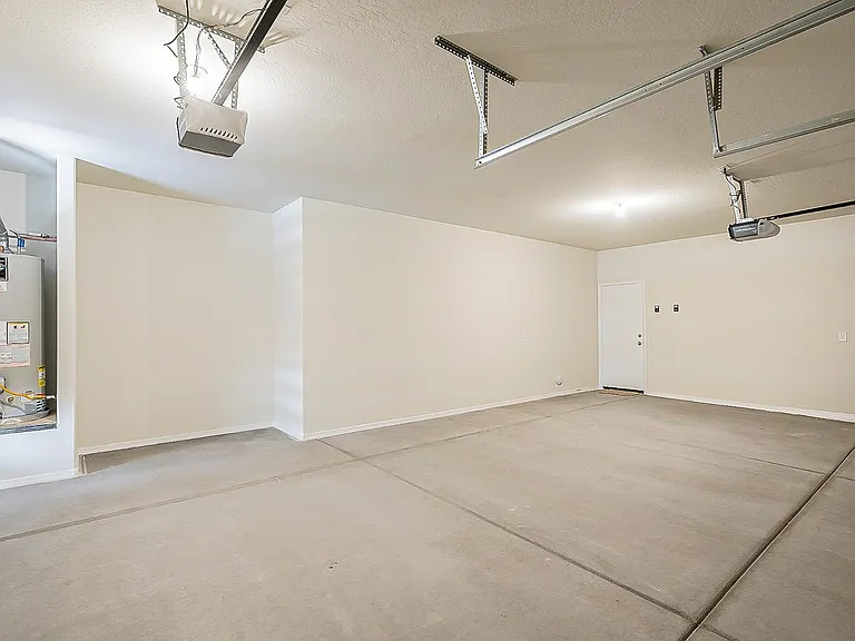 30738 W Columbus Ave — Photo 27