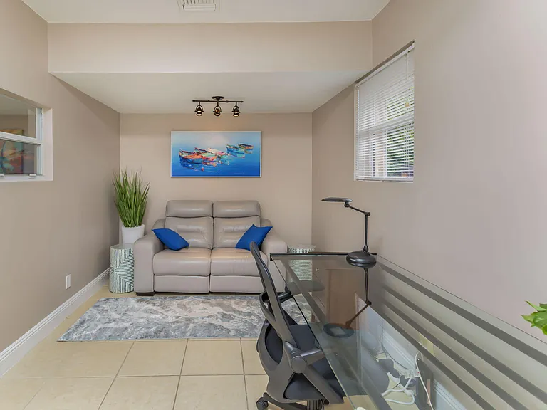 7572 Silver Woods Ct — Photo 14