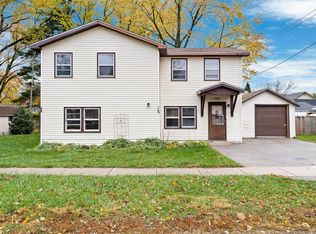 102 W Park St, Poplar Grove, IL 61065