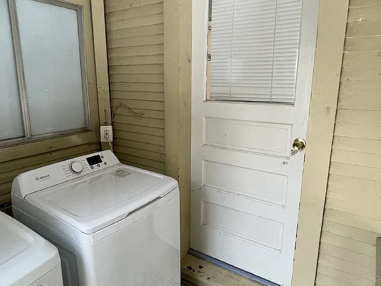 319 N Balph Ave — Photo 35