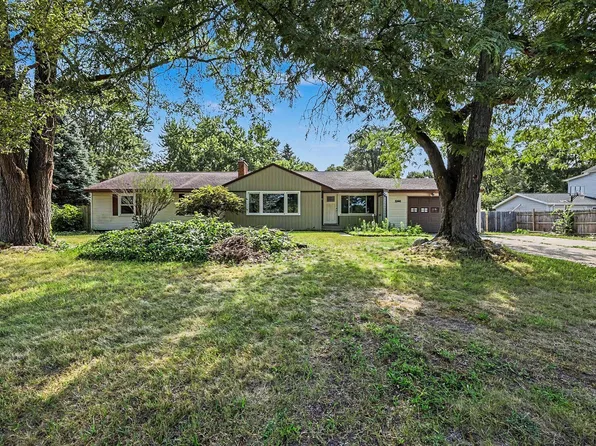 3346 Dean Lake Ave NE, Grand Rapids, MI 49525