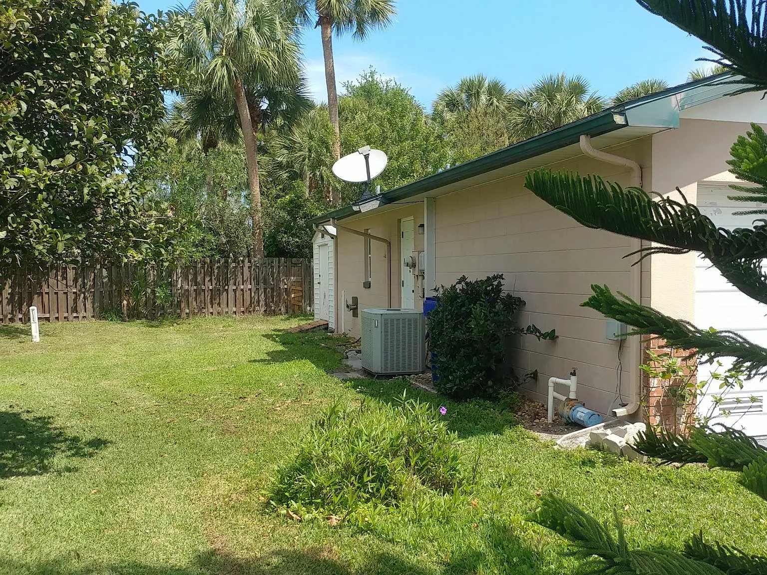3 bed, 1064 sqft, $2,150 — Photo 3