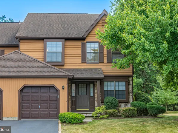 13 Easton Ct, Lawrence Township, NJ 08648