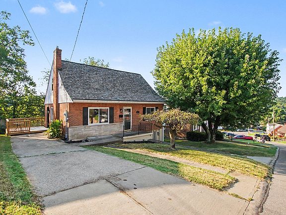 2nd image of 14 E Ridge Pl