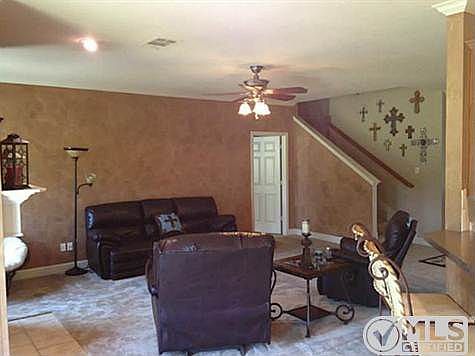 4th image of 210 Pecan Hollow Cir