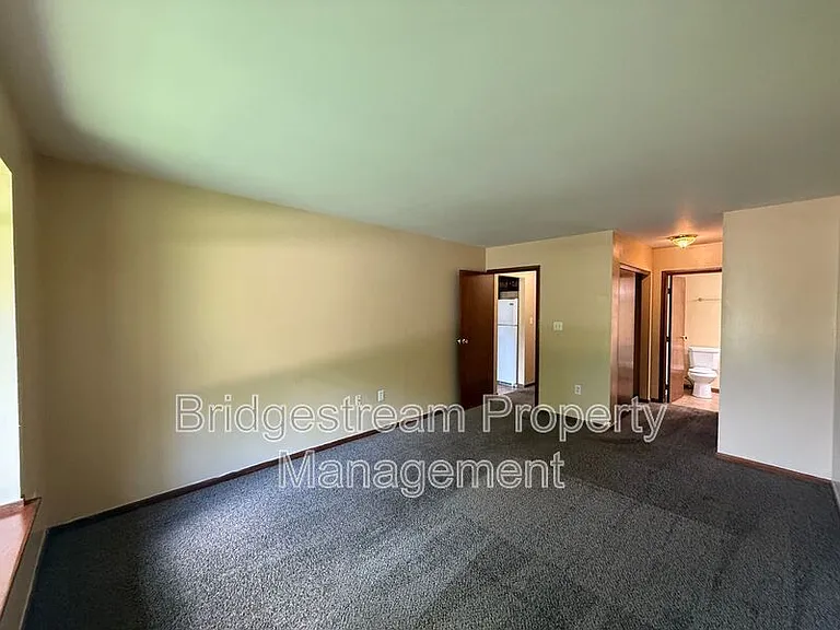 4418 Burlingame Cmns — Photo 3