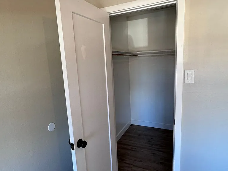 220 W Cherry Ave — Photo 26