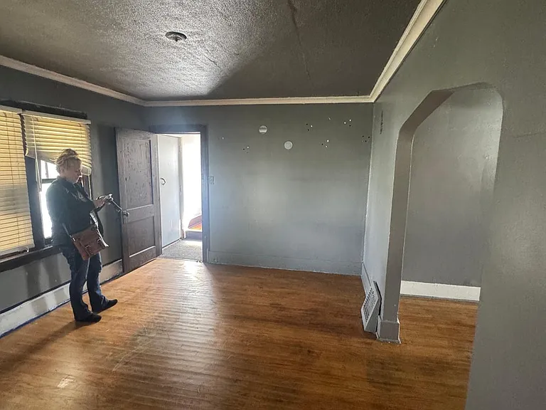 614 E Marengo Ave — Photo 34