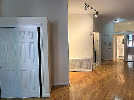 4th image of 100 W 87th St APT 1A