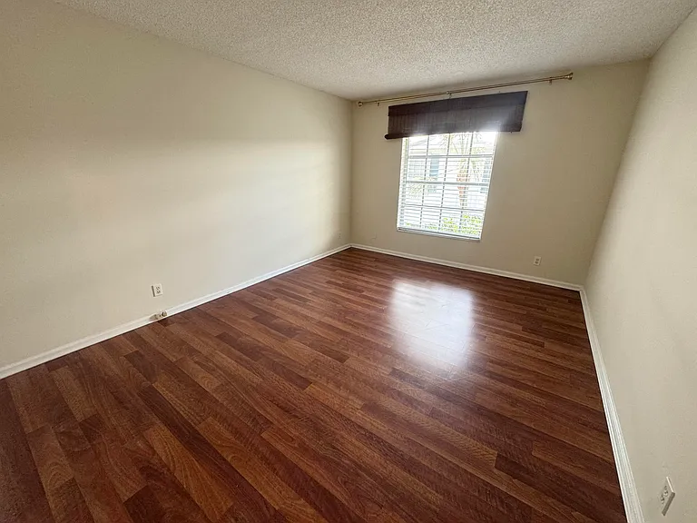 2180 NE 67th St #730 — Photo 18