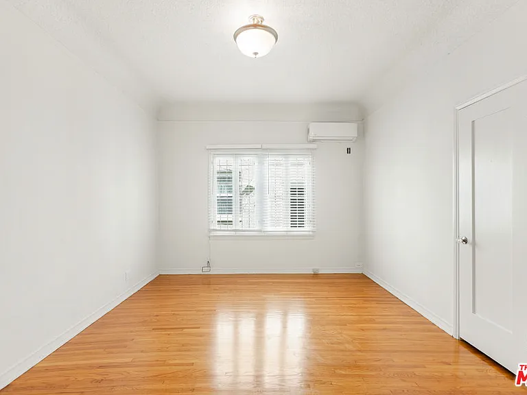 726 S Dunsmuir Ave — Photo 30