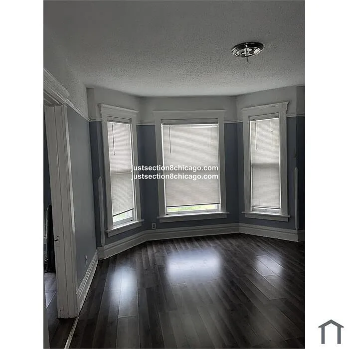 Building Photo - 6456 S Parnell Ave #2
