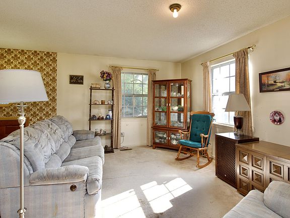3rd image of 4831 Treemont Cir NE
