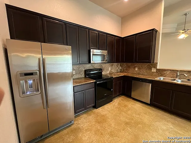 327 Oelkers Dr #B — Photo 12