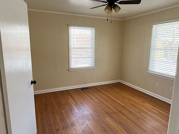 4th image of 216 N Russell St