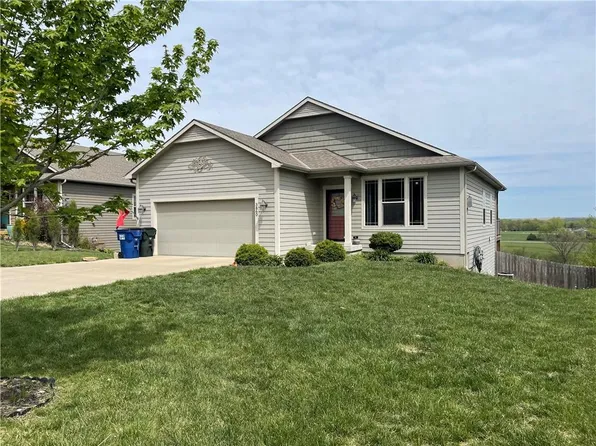 3860 Hill Song Cir, Lawrence, KS 66049