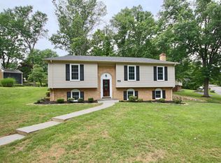 2407 Charing Cross Dr, Roanoke, VA 24018