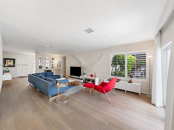4th image of 12944 Banyan Rd
