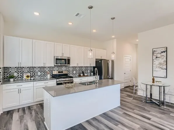 6814 Suena Dr, Austin, TX 78741