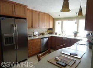 19 E Sawyer Blvd, Newaygo, MI 49337