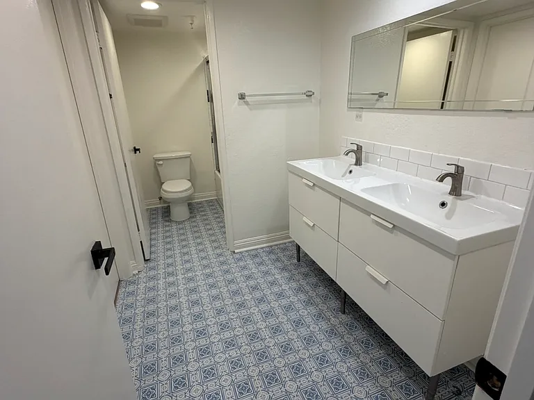 313 E Pine St #18 — Photo 10