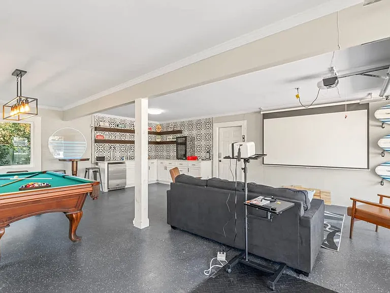 Building's Lounge