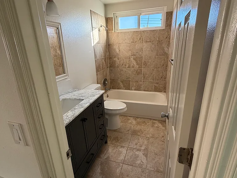 6062 Lime Ave #D — Photo 5