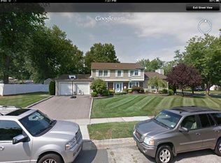 4 Irongate Ln, Aberdeen, NJ 07747