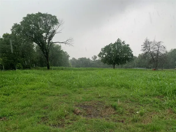 W Trinity St, Groesbeck, TX 76642