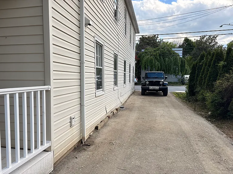 216 E Main St — Photo 21