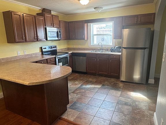 5th image of 407 N Highway 17