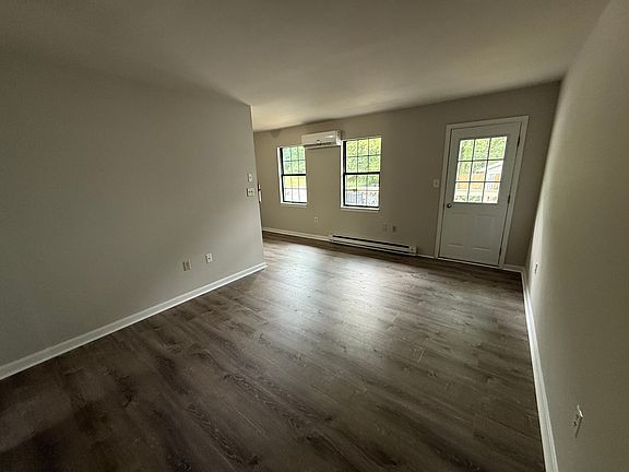 3rd image of 8354 Martinsburg Pike #4