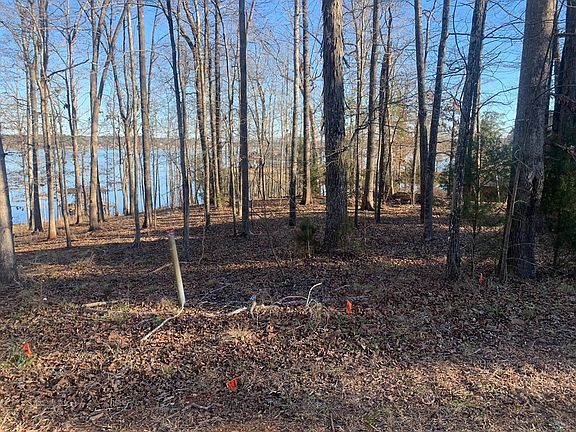 5th image of 420 Lakeport Dr