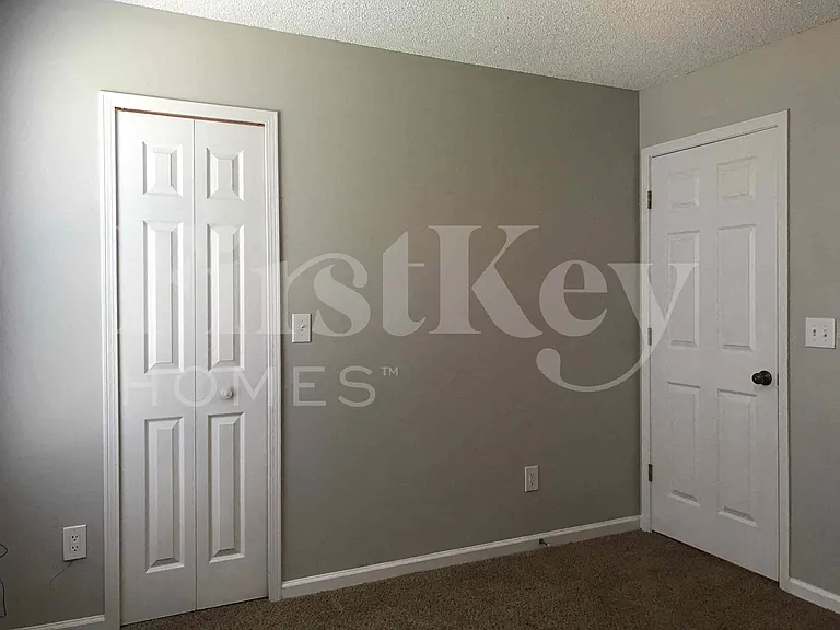 7852 Catskills Ct — Photo 16