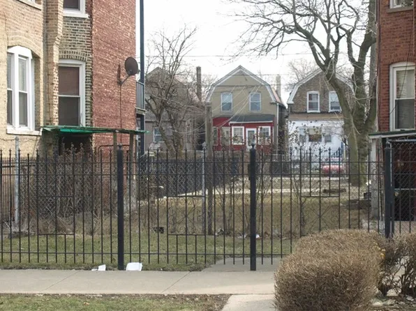4221 W Maypole Ave, Chicago, IL 60624