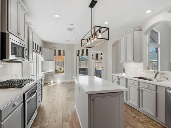 8833 Snowy Owl Loop, Missouri City, TX 77459