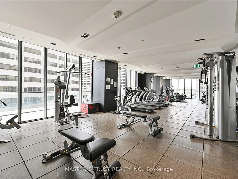 8 Eglinton Ave E #Penthouse 5801 — Photo 34