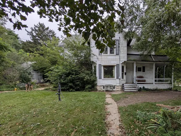 821 East Broadway, Waukesha, WI 53186