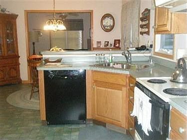 4th image of 334 Stonehedge Dr